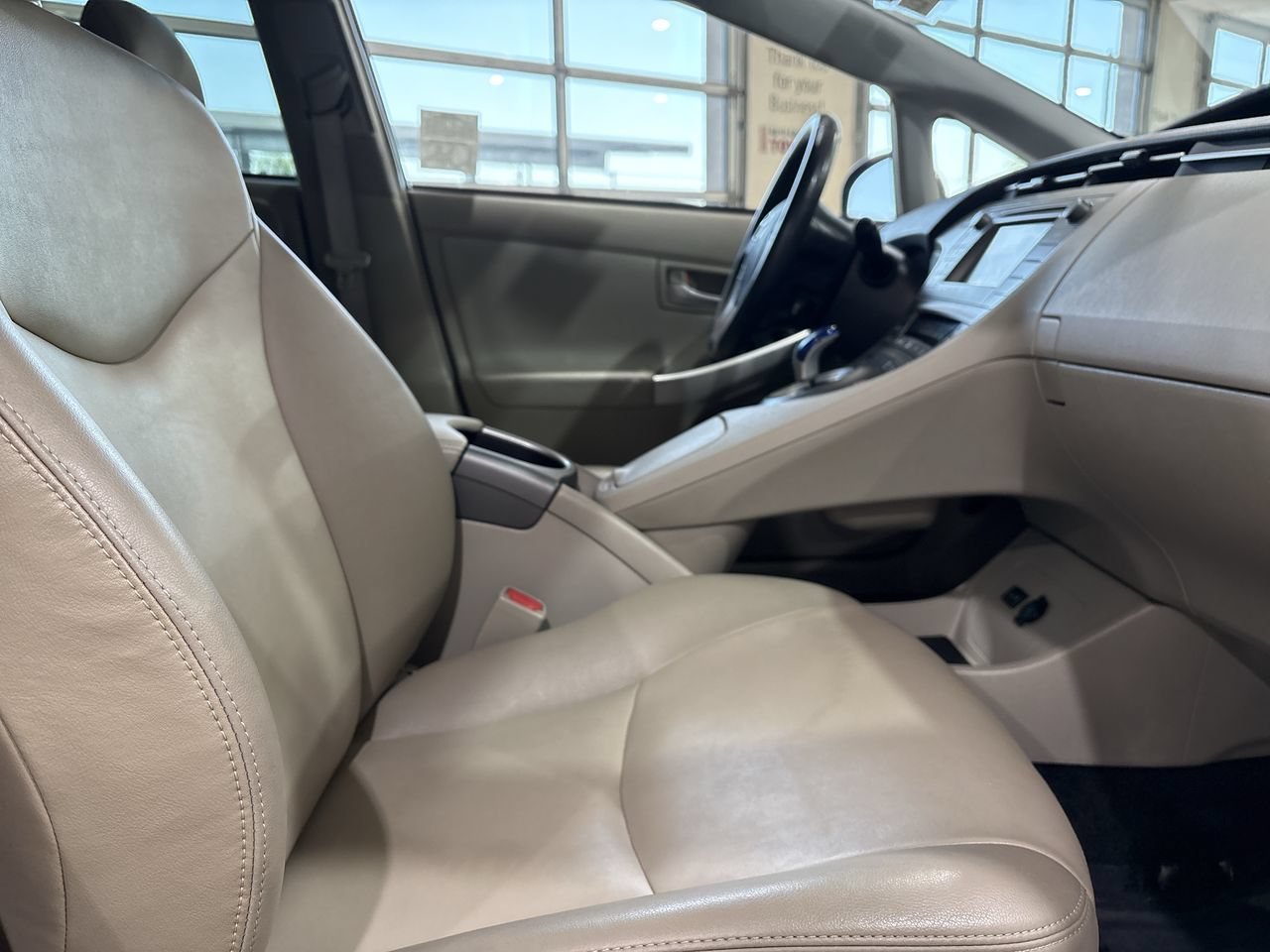 Used 2015 Pearl Toyota Four image 24
