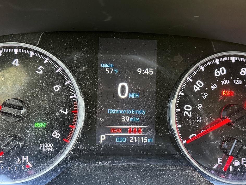 Used 2022 Blizzard Pearl Toyota XLE Premium image 5
