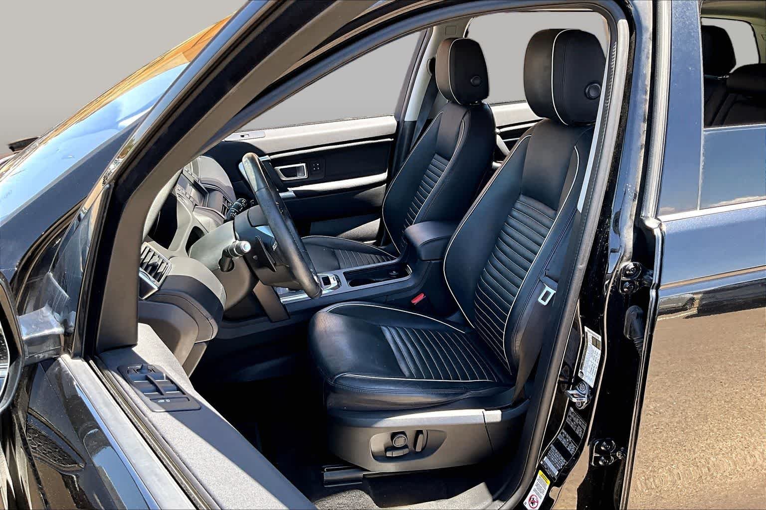 Used 2019 Santorini Black Metallic Land Rover HSE Luxury image 8