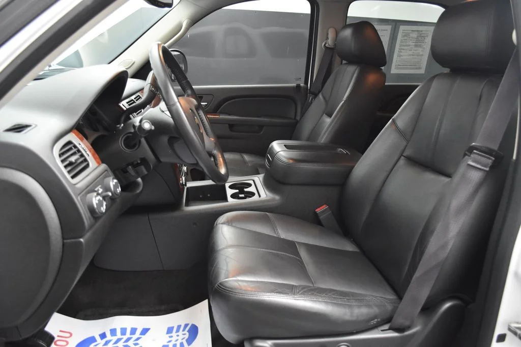 Used 2013 White Chevrolet LT image 18