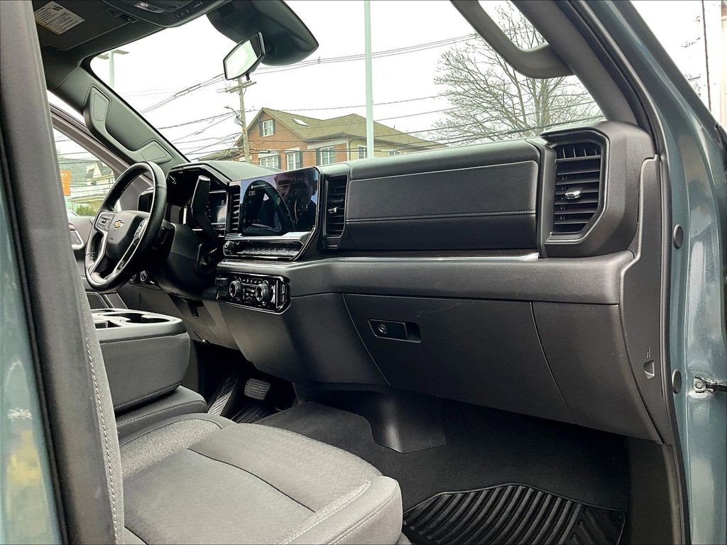 Used 2025 Gray Chevrolet LT image 14