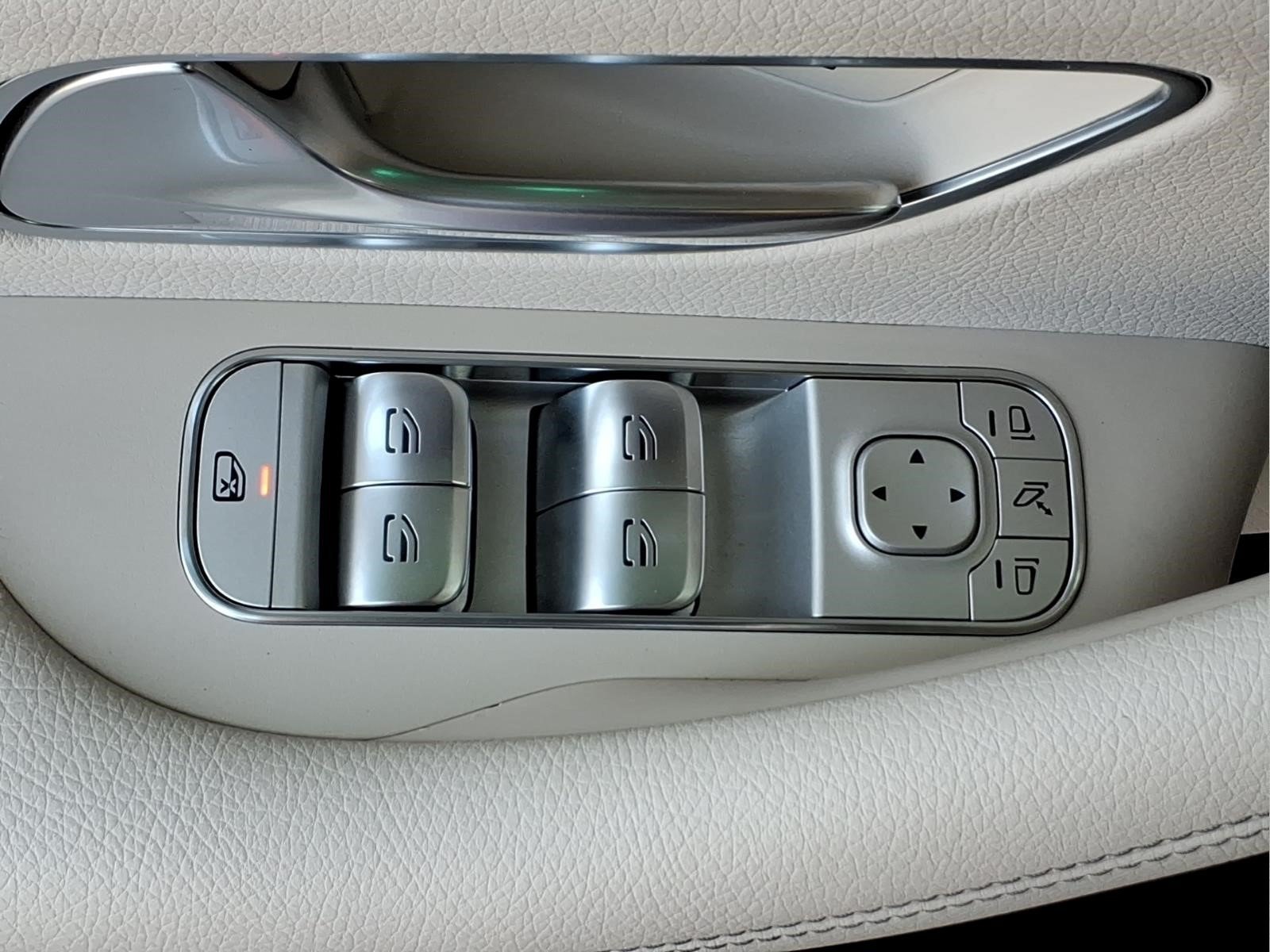 Certified Used 2022 Polar White Mercedes-Benz GLE 350 4MATIC® SUV image 24