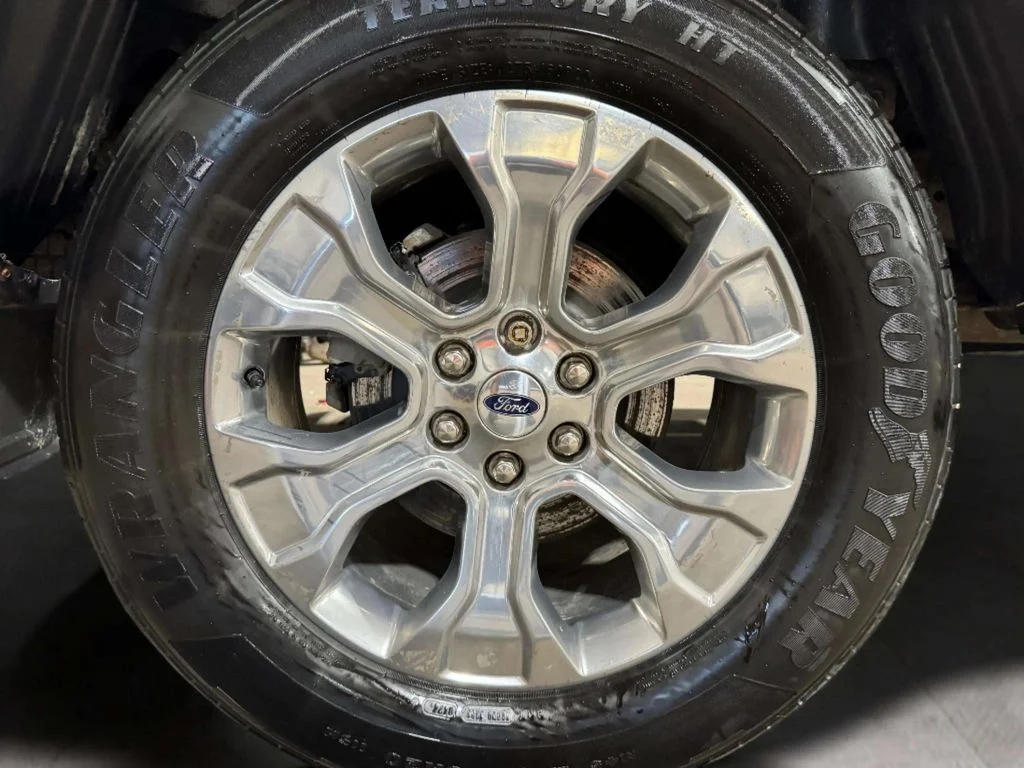 Used 2021 Star White Metallic Tri-Coat Ford Platinum image 34