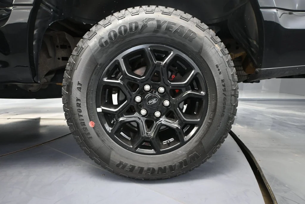 Used 2017 Black Ford XLT image 10