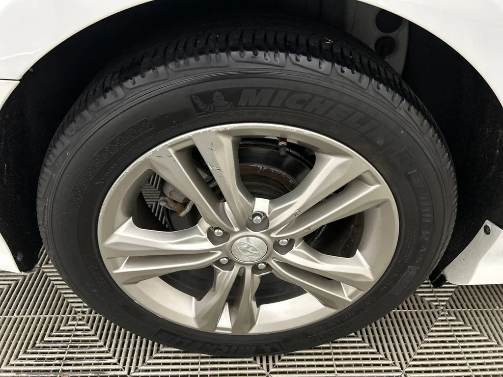 Used 2019 White Hyundai SEL image 10