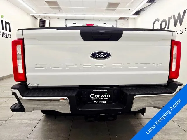 New 2026 Oxford White Ford F-250® XLT image 4