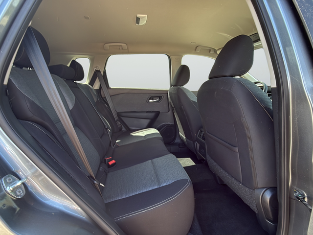 Used 2023 Gray Nissan SV image 10