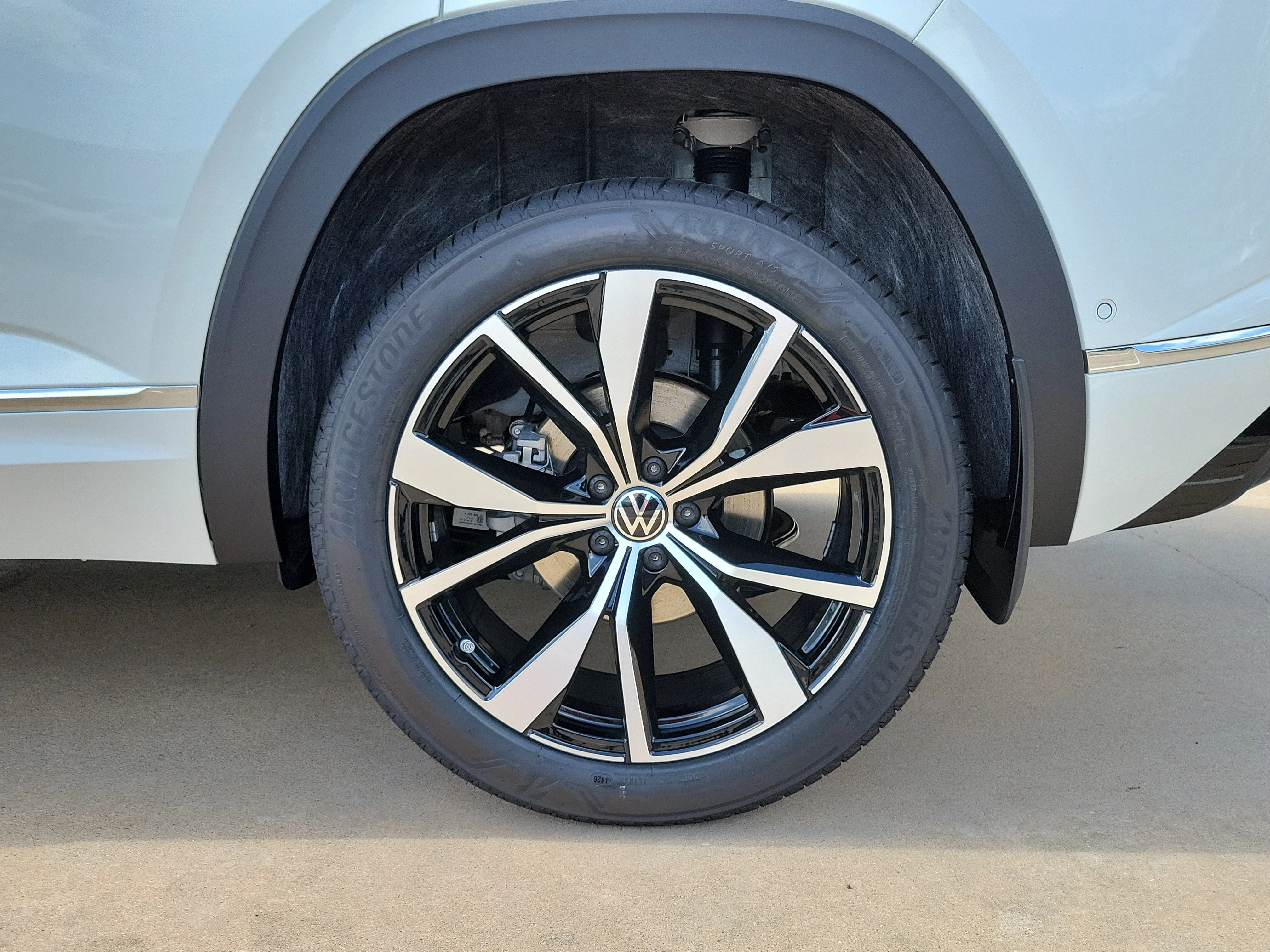 New 2026 White Volkswagen 2.0T SEL Premium R-Line image 9