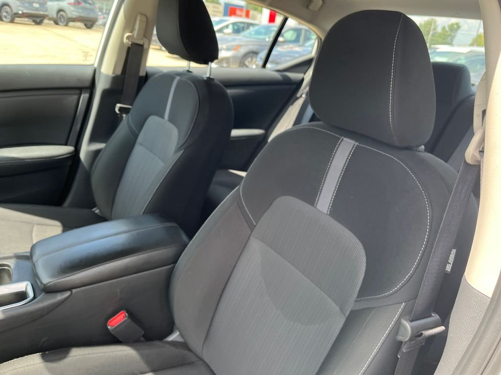Used 2025 White Nissan SV image 12
