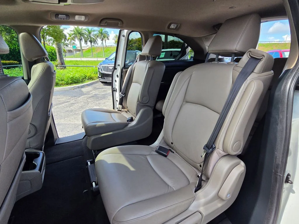 Used 2024 White Honda Touring image 21