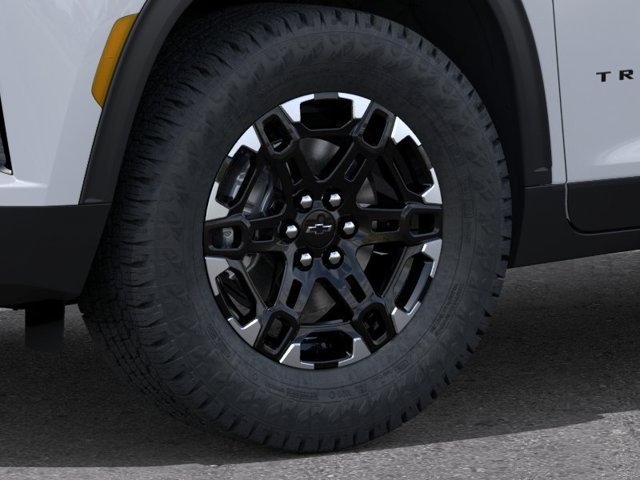 New 2027 Polar White Tricoat Chevrolet Z71 image 9