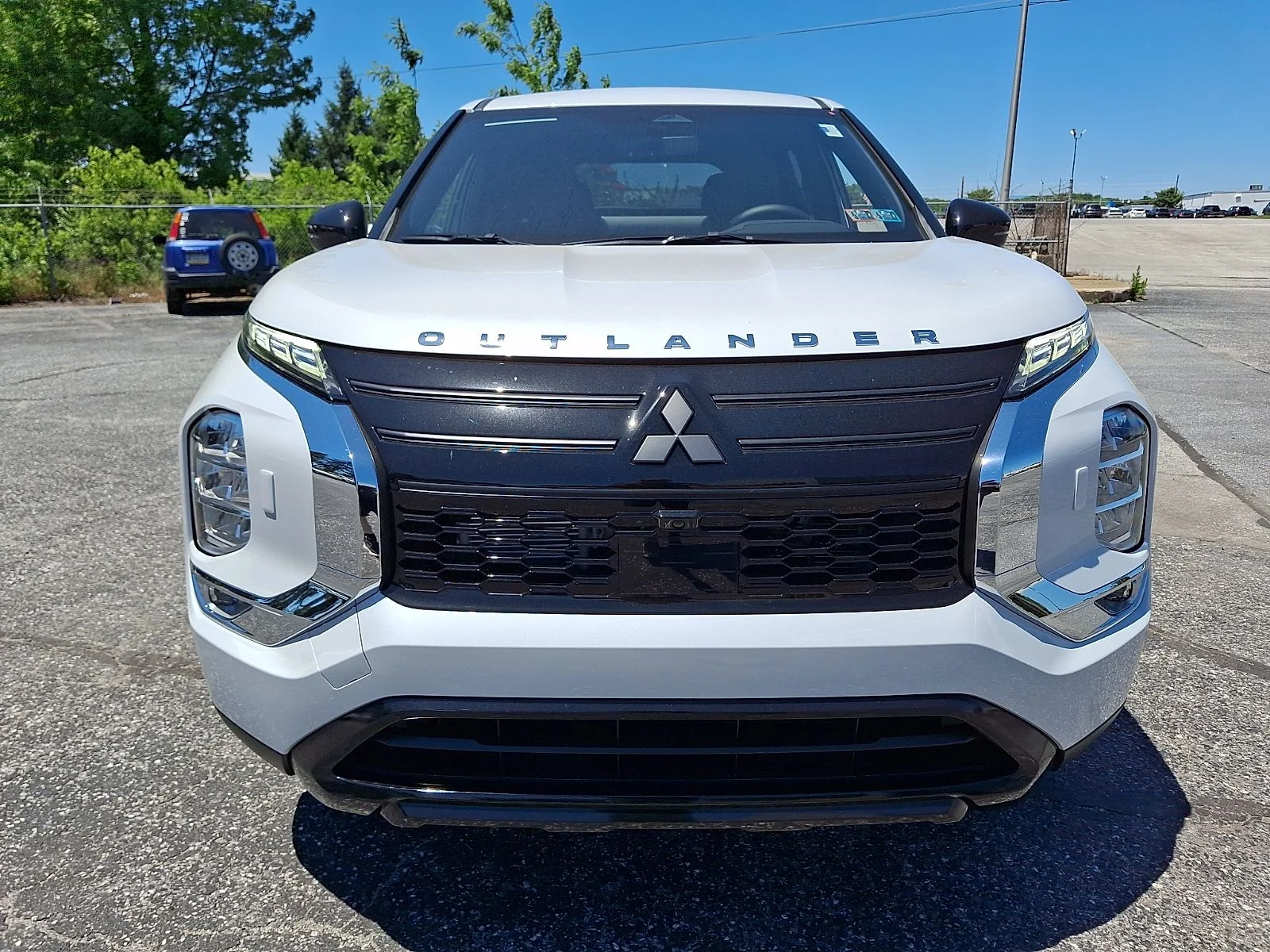 New 2026 White Mitsubishi LE image 3