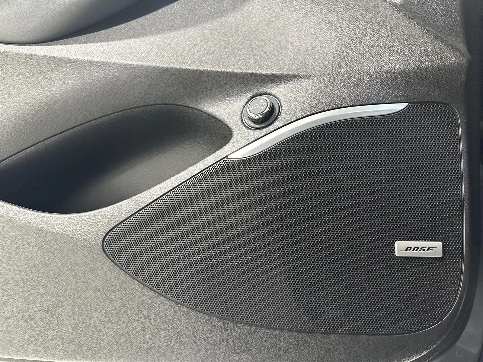 Used 2021 Includes Pitch Dark Night lower exterior accent color.) Buick Premium image 22