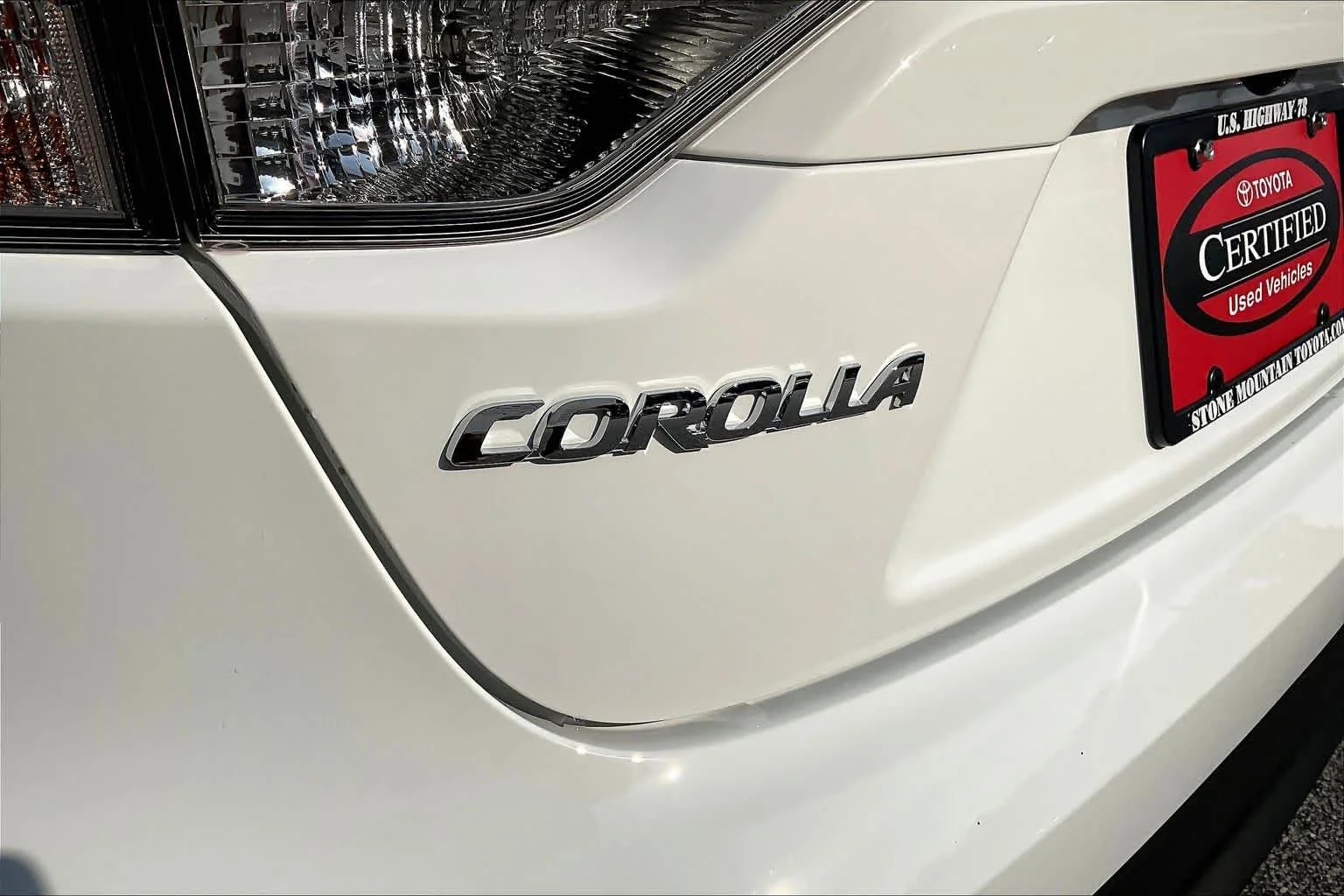 Used 2026 Ice Cap Toyota Hybrid LE image 10