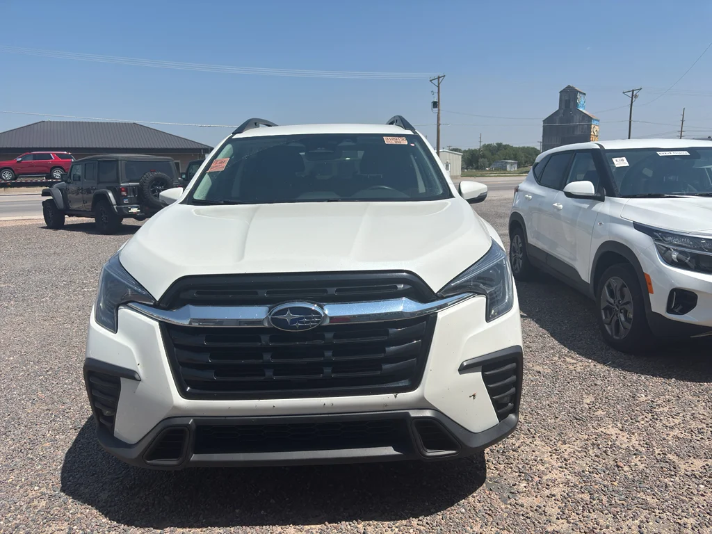 Used 2023 Crystal White Pearl Subaru Limited image 1