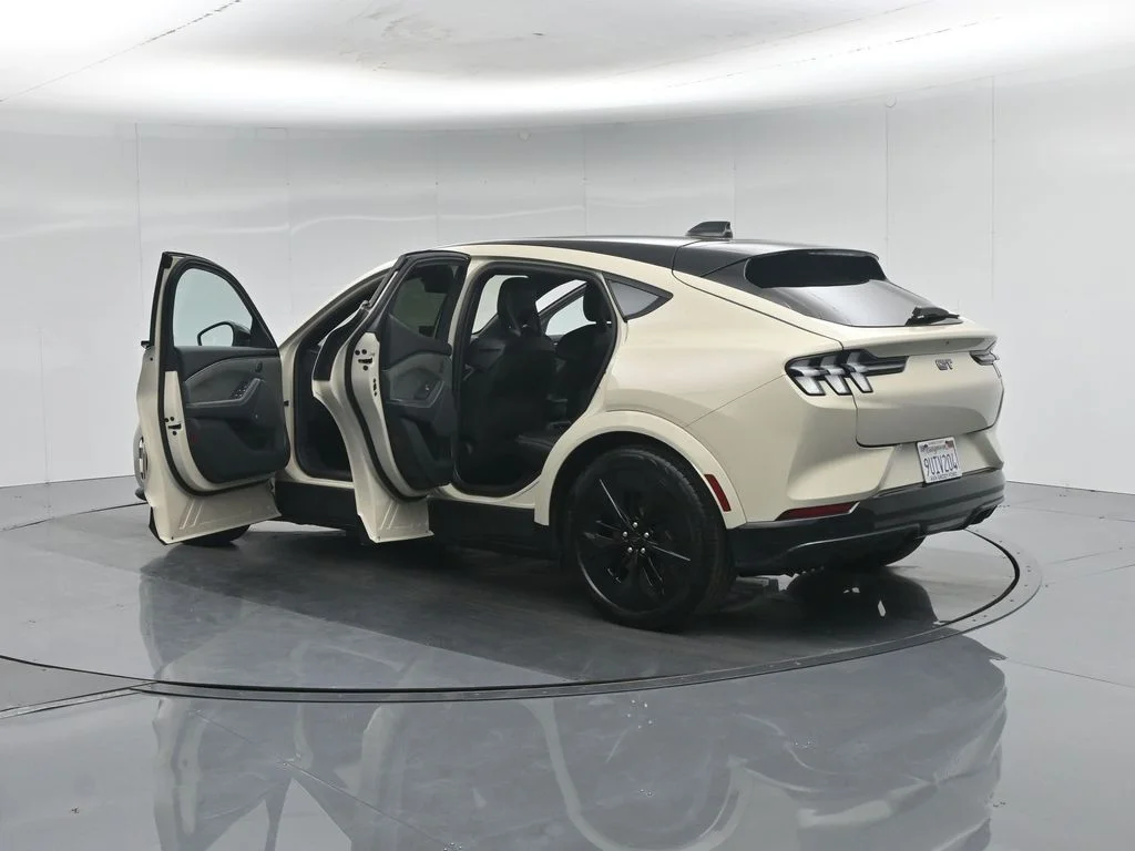 Used 2025 Beige Ford GT image 34