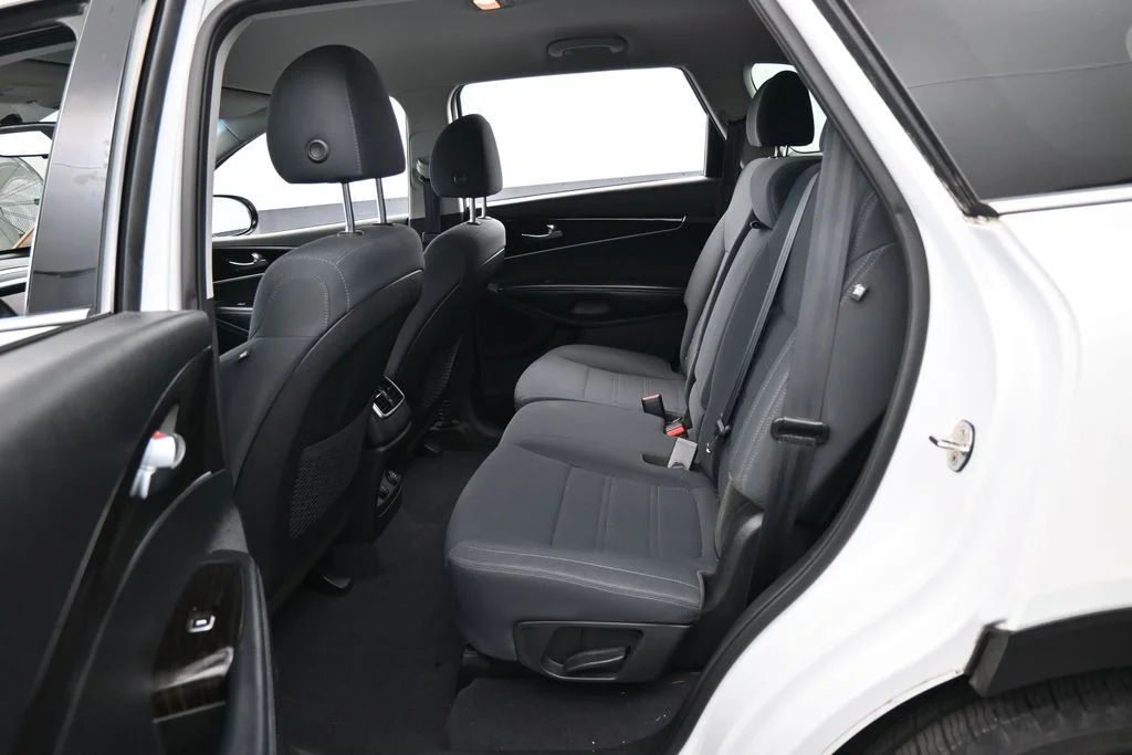 Used 2020 Snow White Pearl Kia LX image 26