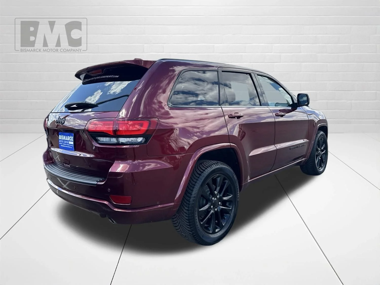 Used 2020 Red Jeep Altitude image 3