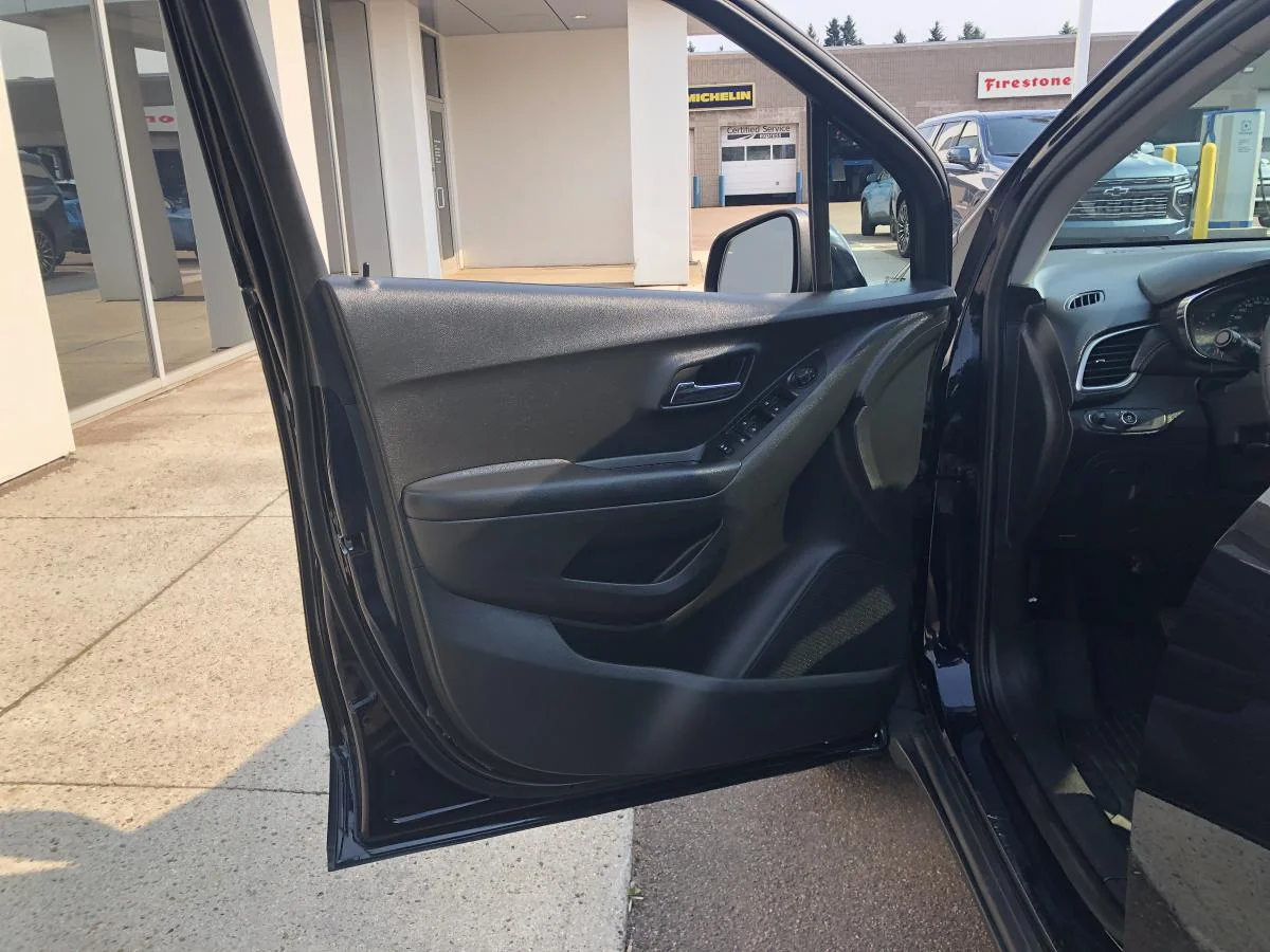 Used 2022 Blue Chevrolet Awd 4dr Lt image 10