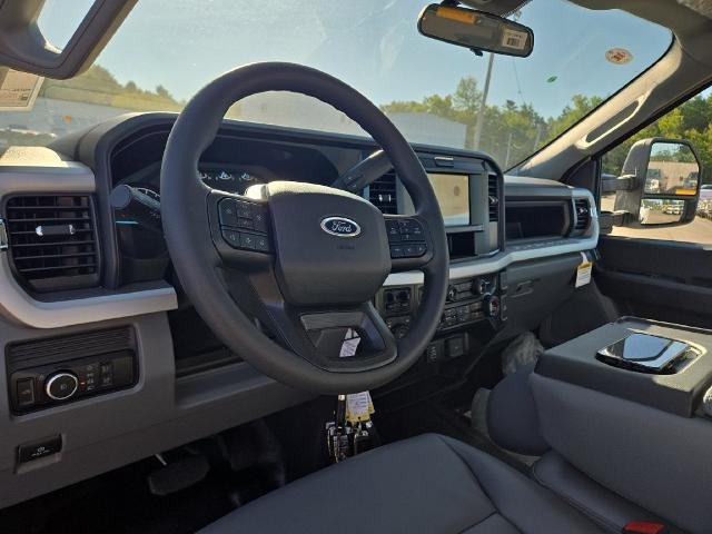 New 2026 Oxford White Ford F-350® XL image 25