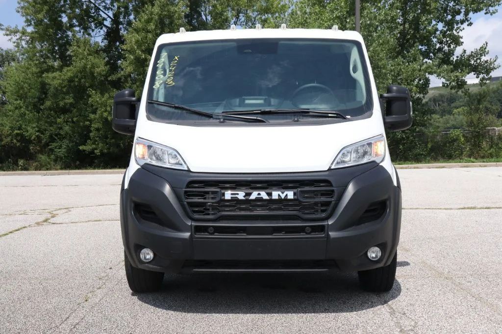Used 2024 White Ram Base image 3