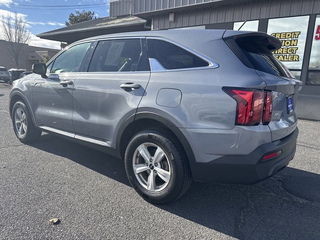 2022 Kia Sorento LX photo 4