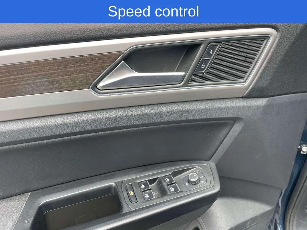 Used 2019 Blue Volkswagen SEL image 19