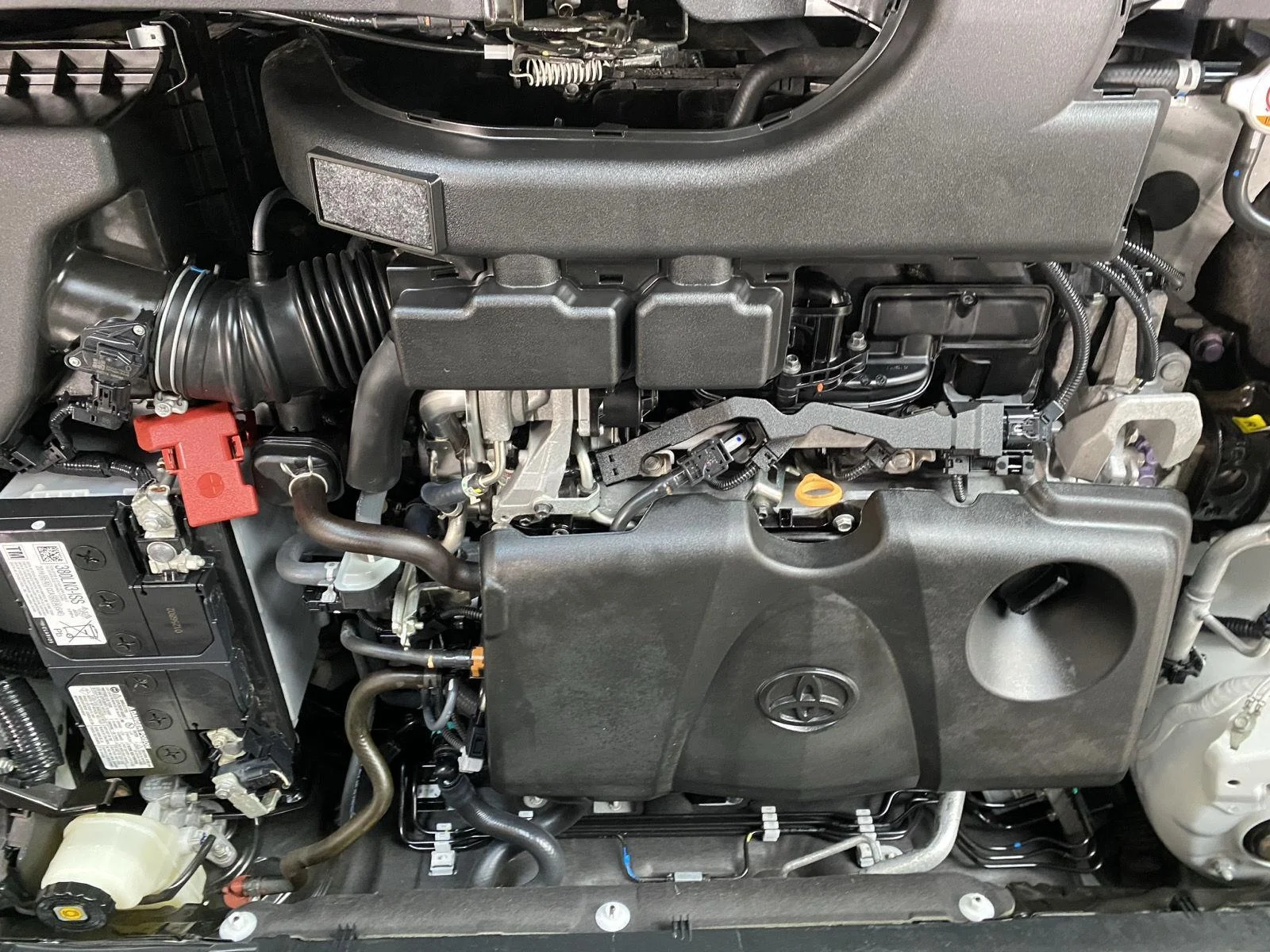 Used 2021 Super White Toyota LE image 9