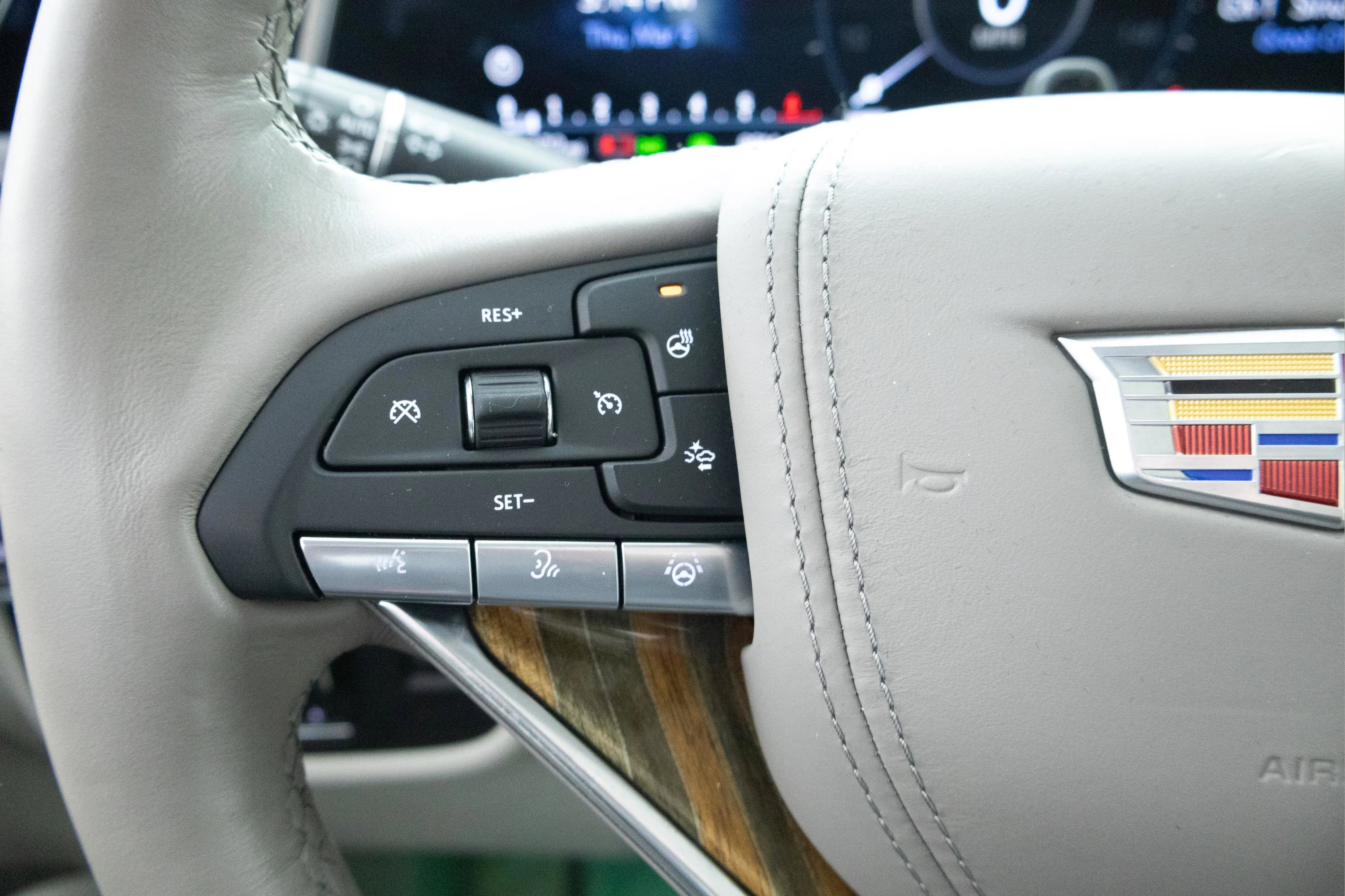 Used 2024 Crystal White Tricoat Cadillac 4WD Sport Platinum image 21