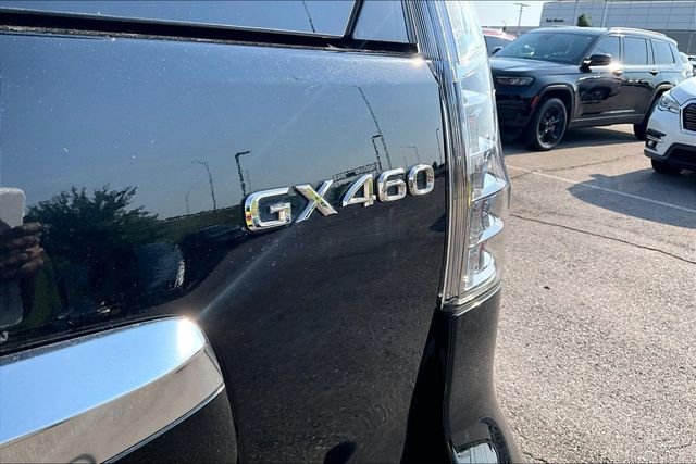 Used 2022 Black Lexus 460 image 8
