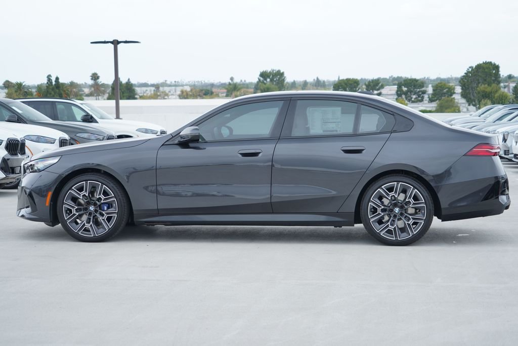 New 2026 Dark Graphite Metallic BMW 530i image 4