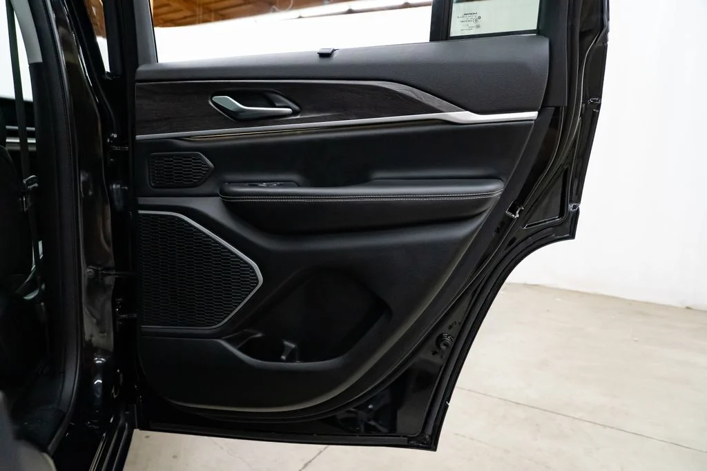 Used 2023 Black Jeep 4xe image 30