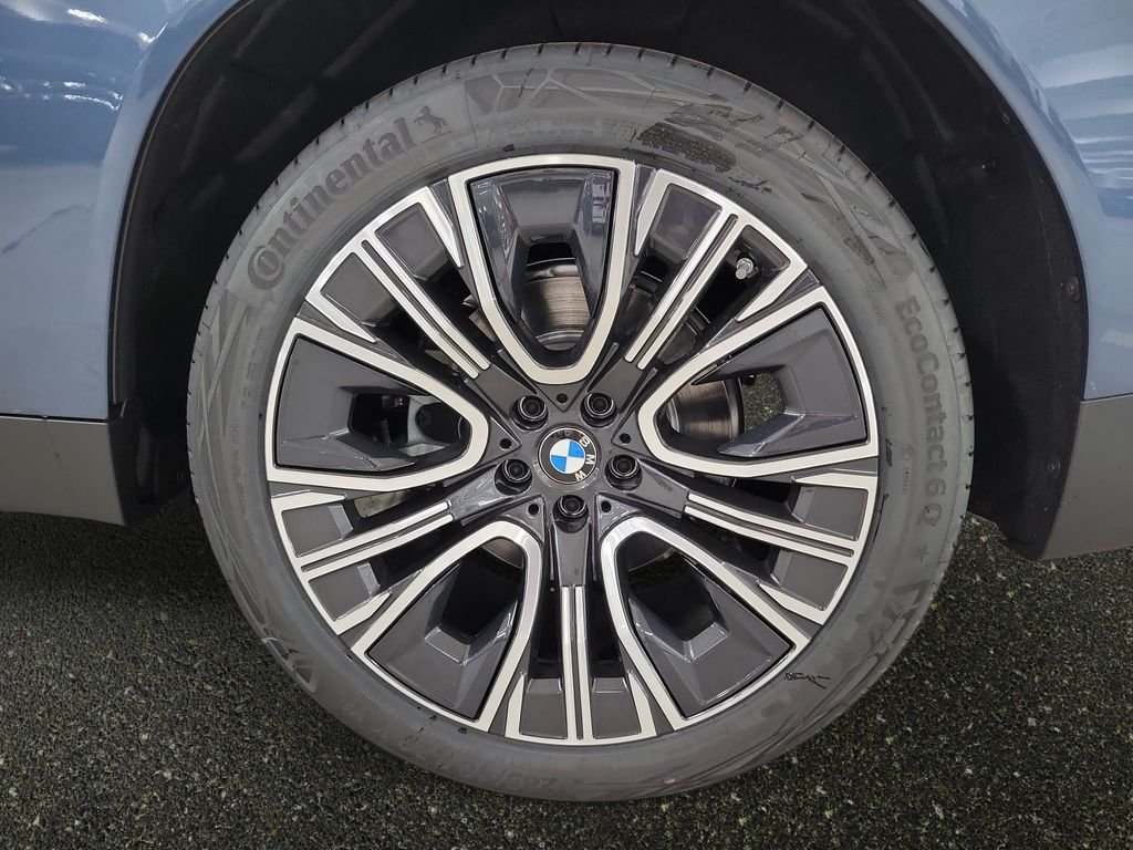 New 2026 Arctic Race Blue metallic BMW 30 xDrive image 17