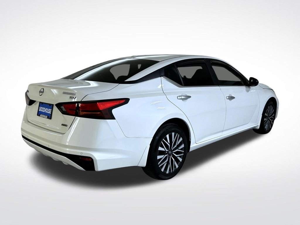 2024 Nissan Altima SV - Photo 6