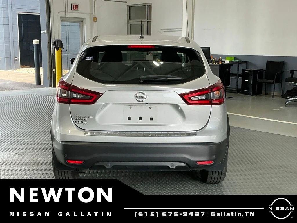 Used 2020 Brilliant Silver Metallic Nissan S image 5