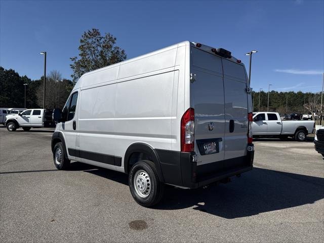 New 2026 Bright Silver Metallic Clear-Coat Exterior Paint RAM Tradesman image 5
