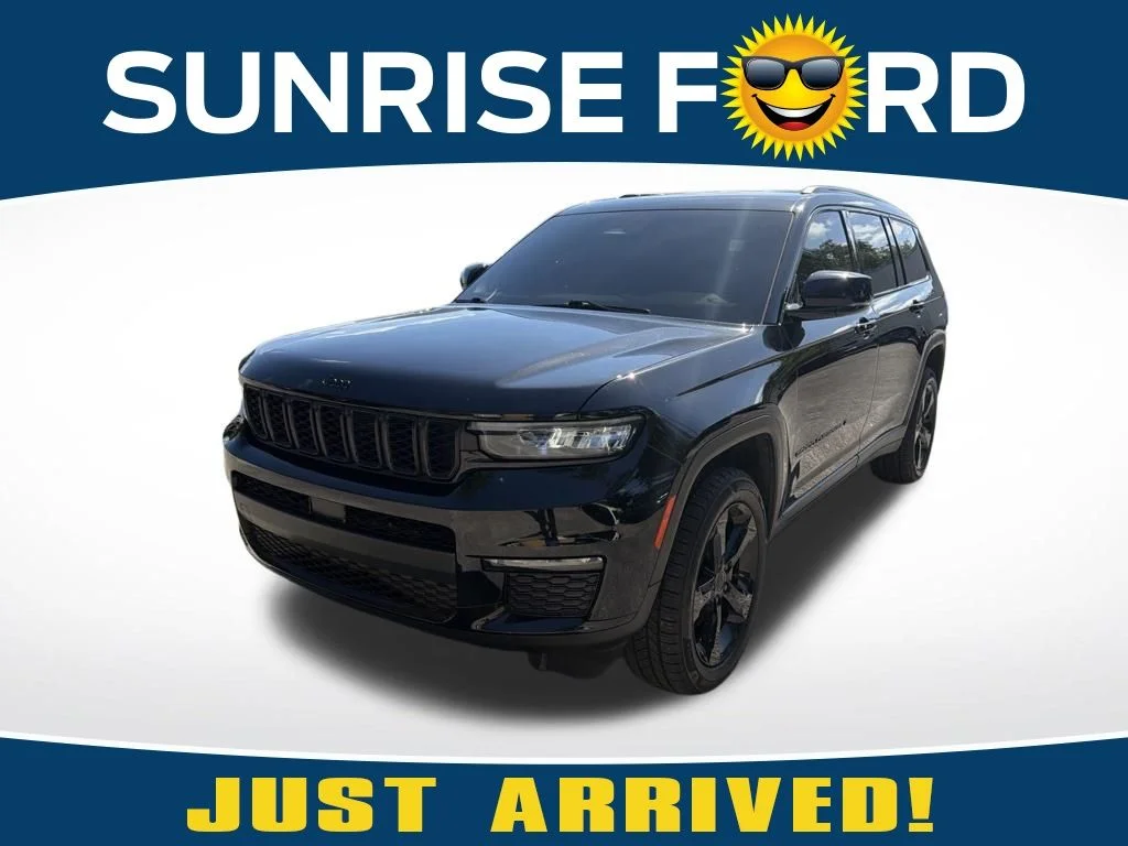 Certified Used 2024 Diamond Black Jeep Limited image 1