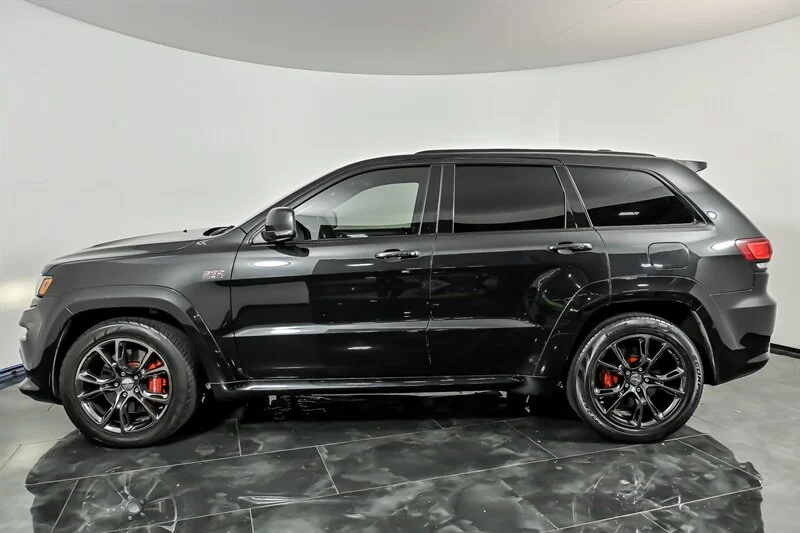 Used 2016 Brilliant Black Crystal Pearl Coat Jeep SRT image 6