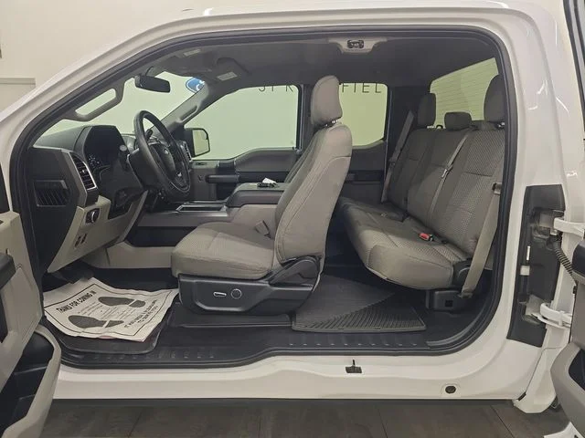 Used 2015 Oxford White Ford XLT image 20