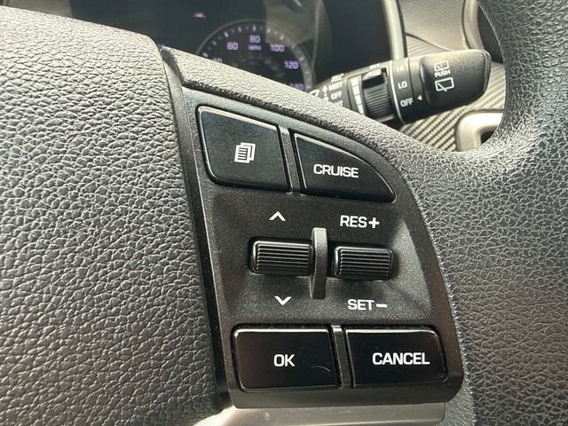 Used 2019 Blue Hyundai SE image 18