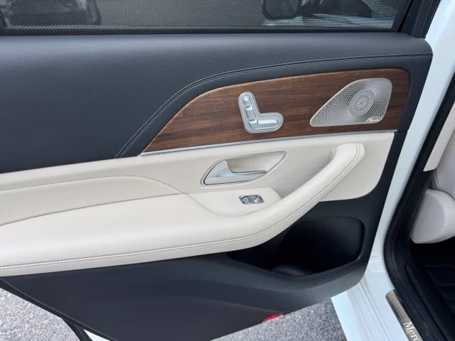 Used 2022 White Mercedes-Benz 4MATIC® image 16