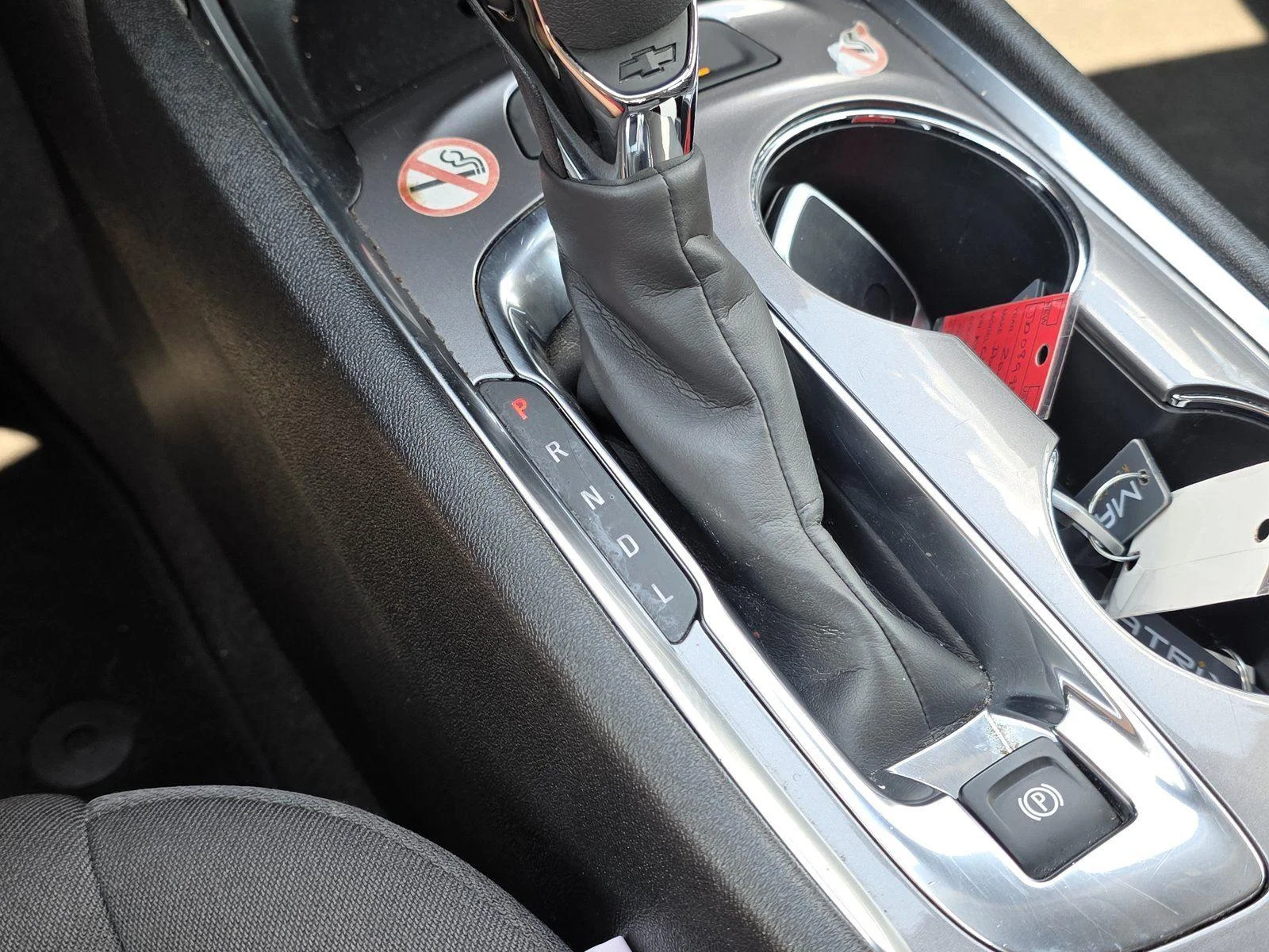 Used 2024 Summit White Chevrolet LT image 10