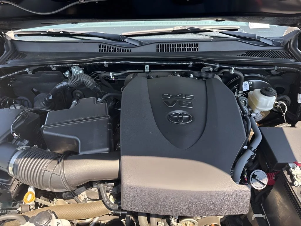 Used 2023  Toyota SR image 25