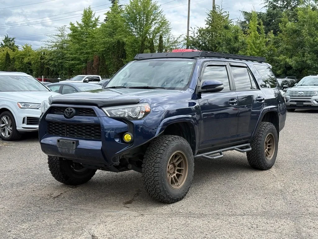Used 2019 Blue Toyota SR5 Premium image 2