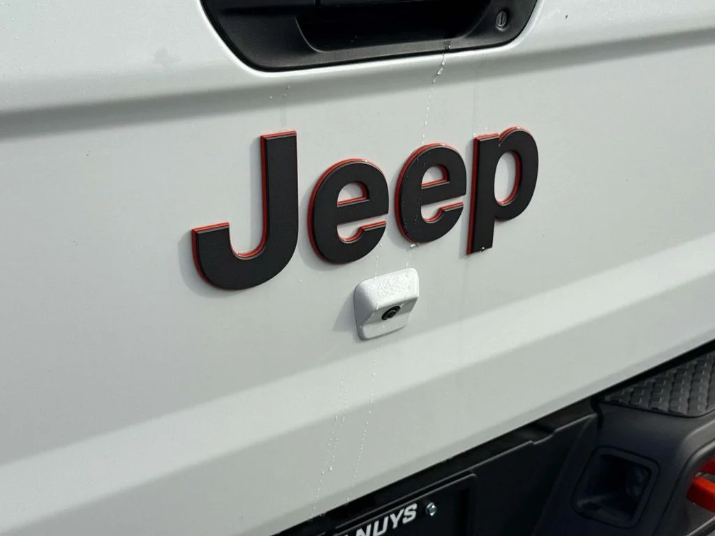 New 2026 White Jeep Mojave image 6