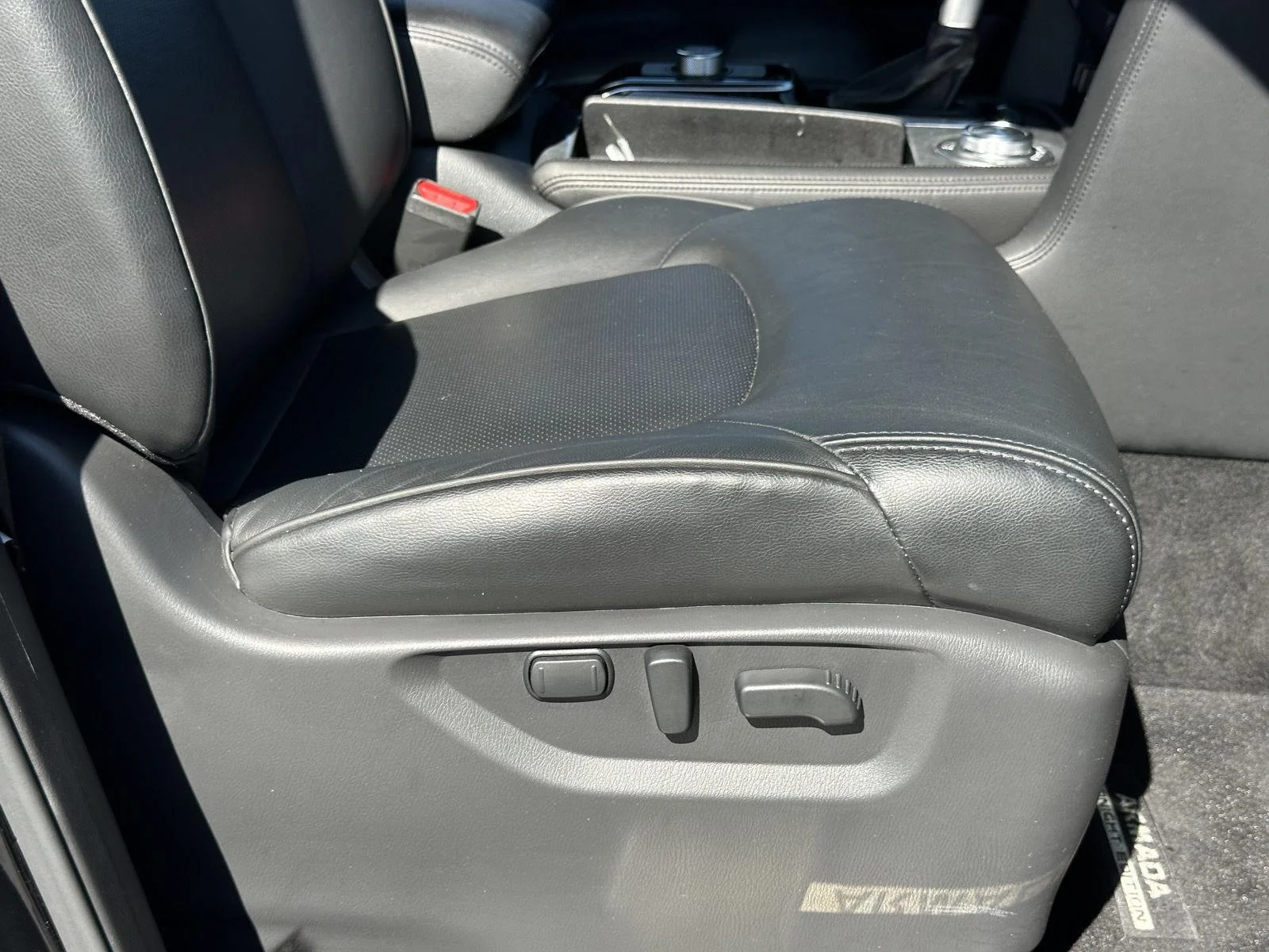 Used 2023 Super Black Nissan SL image 15