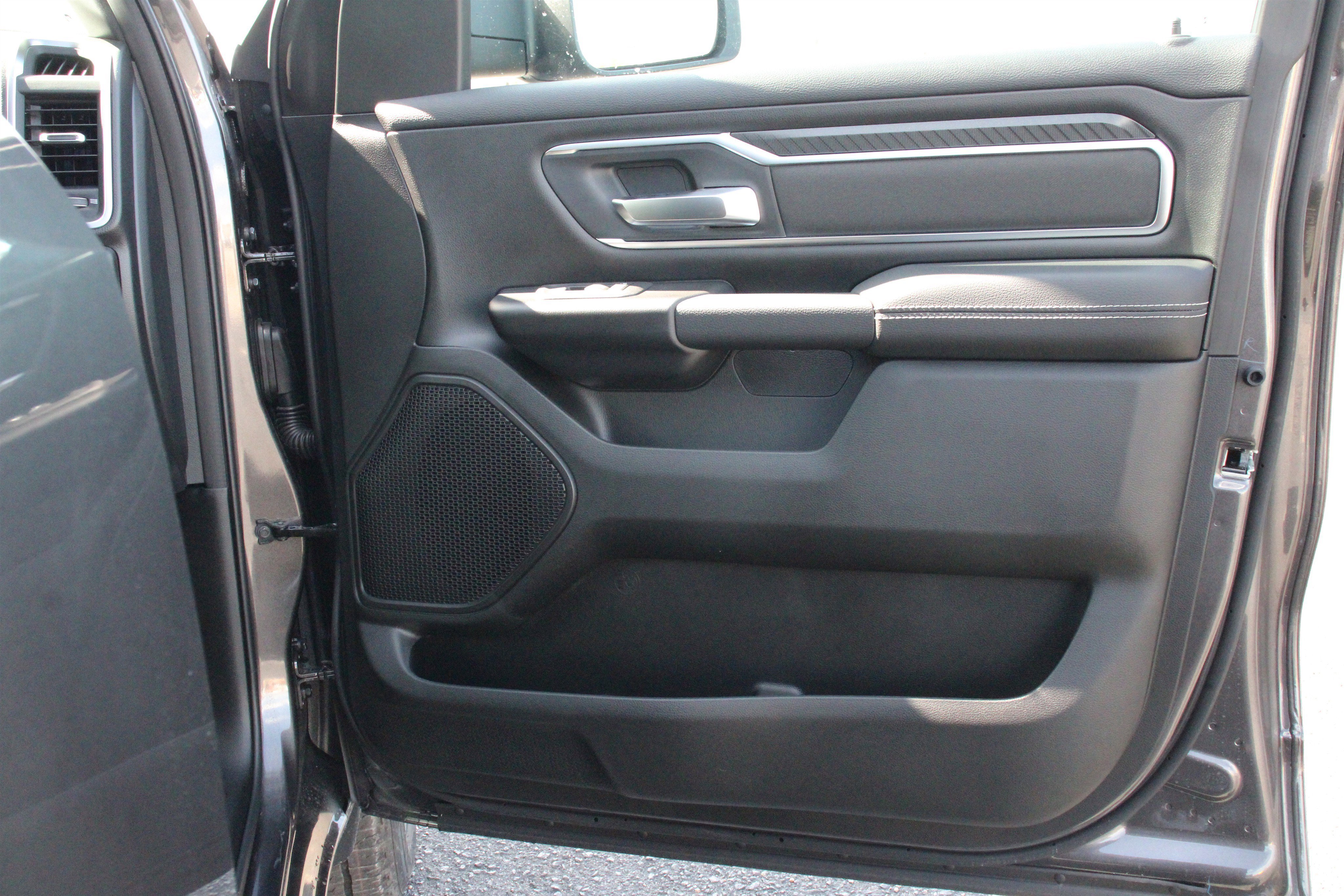 New 2026 Granite Crystal Metallic Clearcoat Ram Big Horn image 30