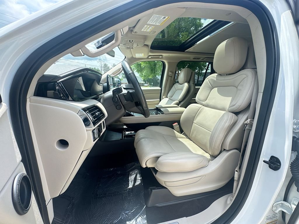 Used 2020 White Lincoln Reserve image 19