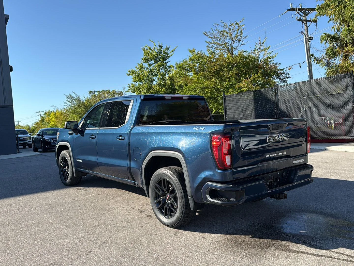 Used 2021 PACIFIC BLUE METALLIC GMC Elevation image 5