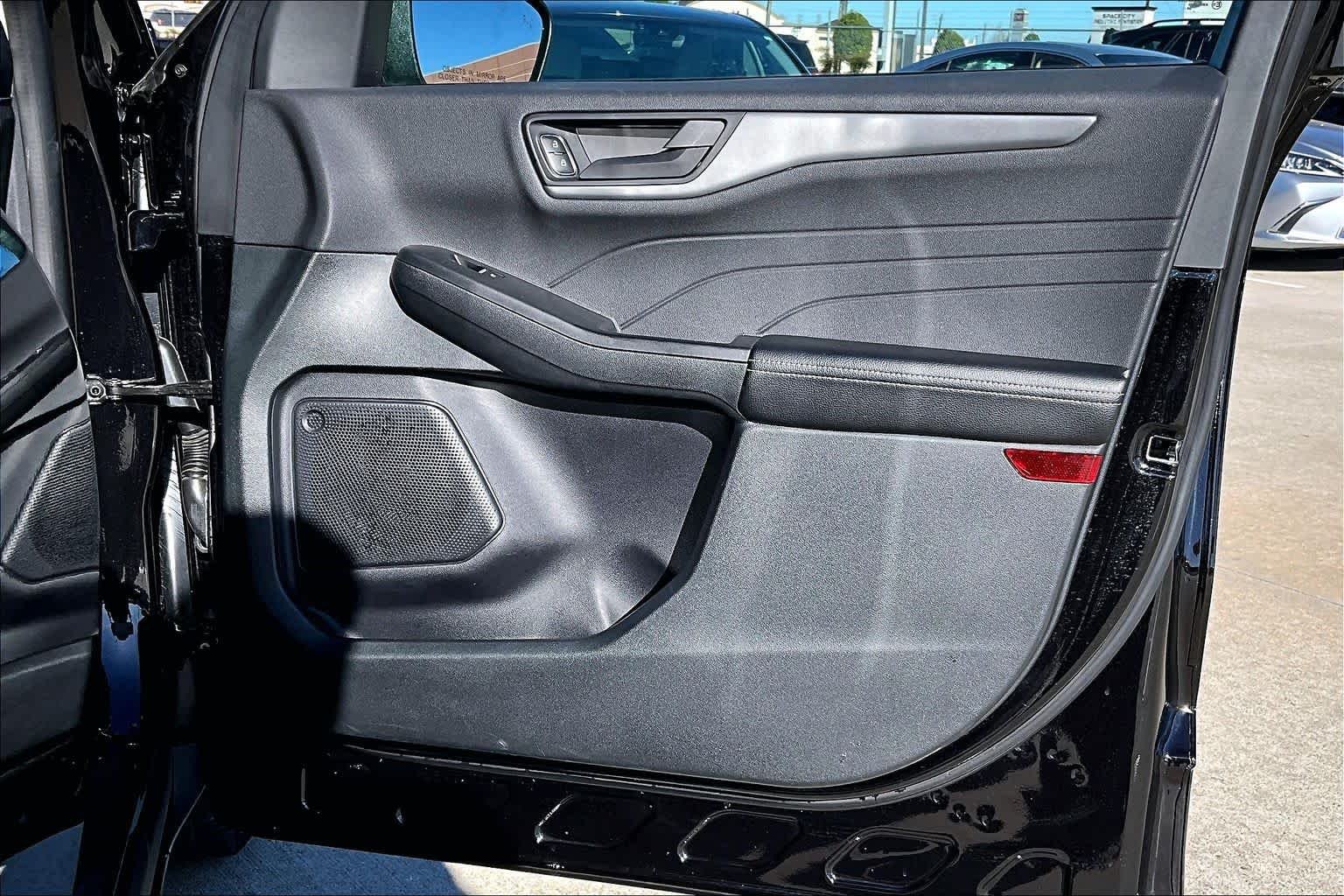 Used 2025 Agate Black Ford Active image 41